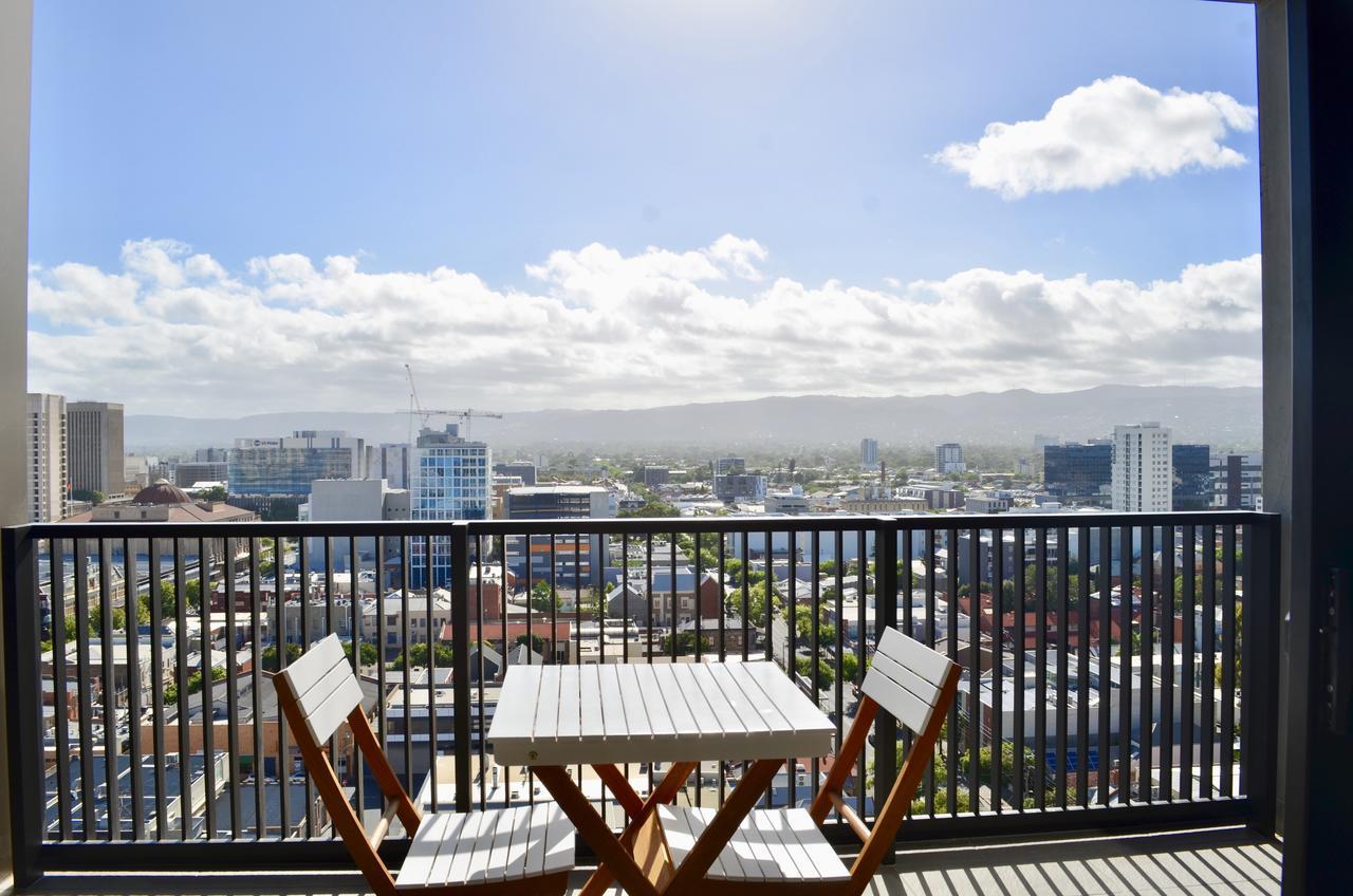 Whitmore Sq Adelaide Bagian luar foto